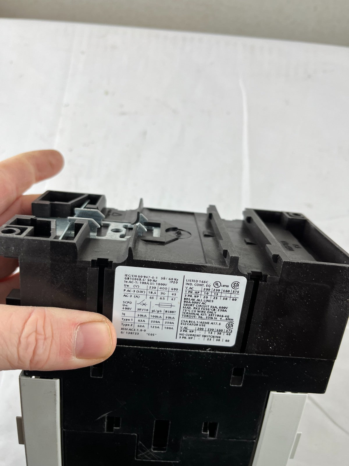 Siemens 3RT1044-1AG20 Sirius Power Contactor 3-Pole 65A AC-3 110V Coil Used