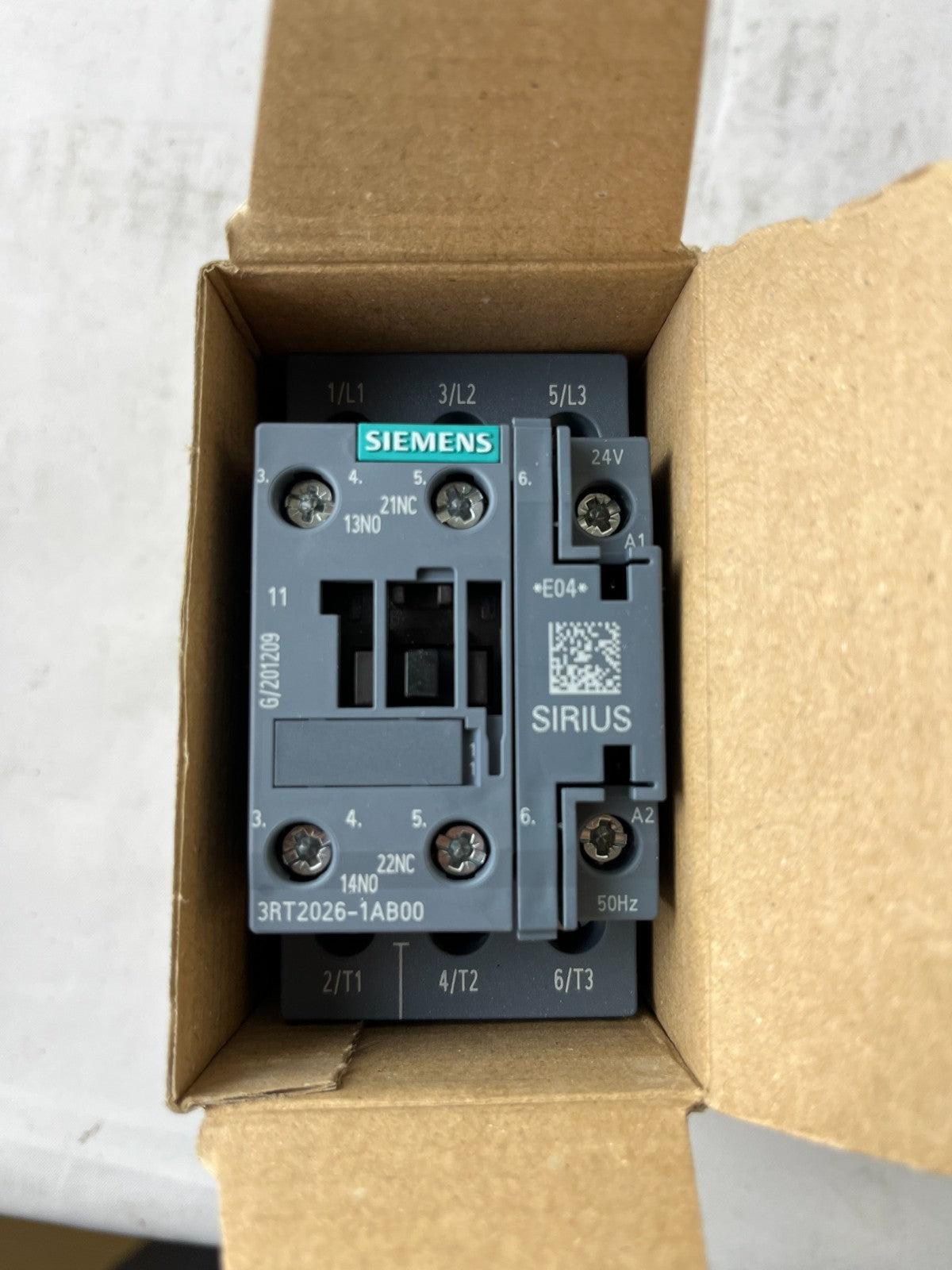 Siemens 3RT2026-1AB00 SIRIUS Contactor 11kW 24VAC Coil New In Box