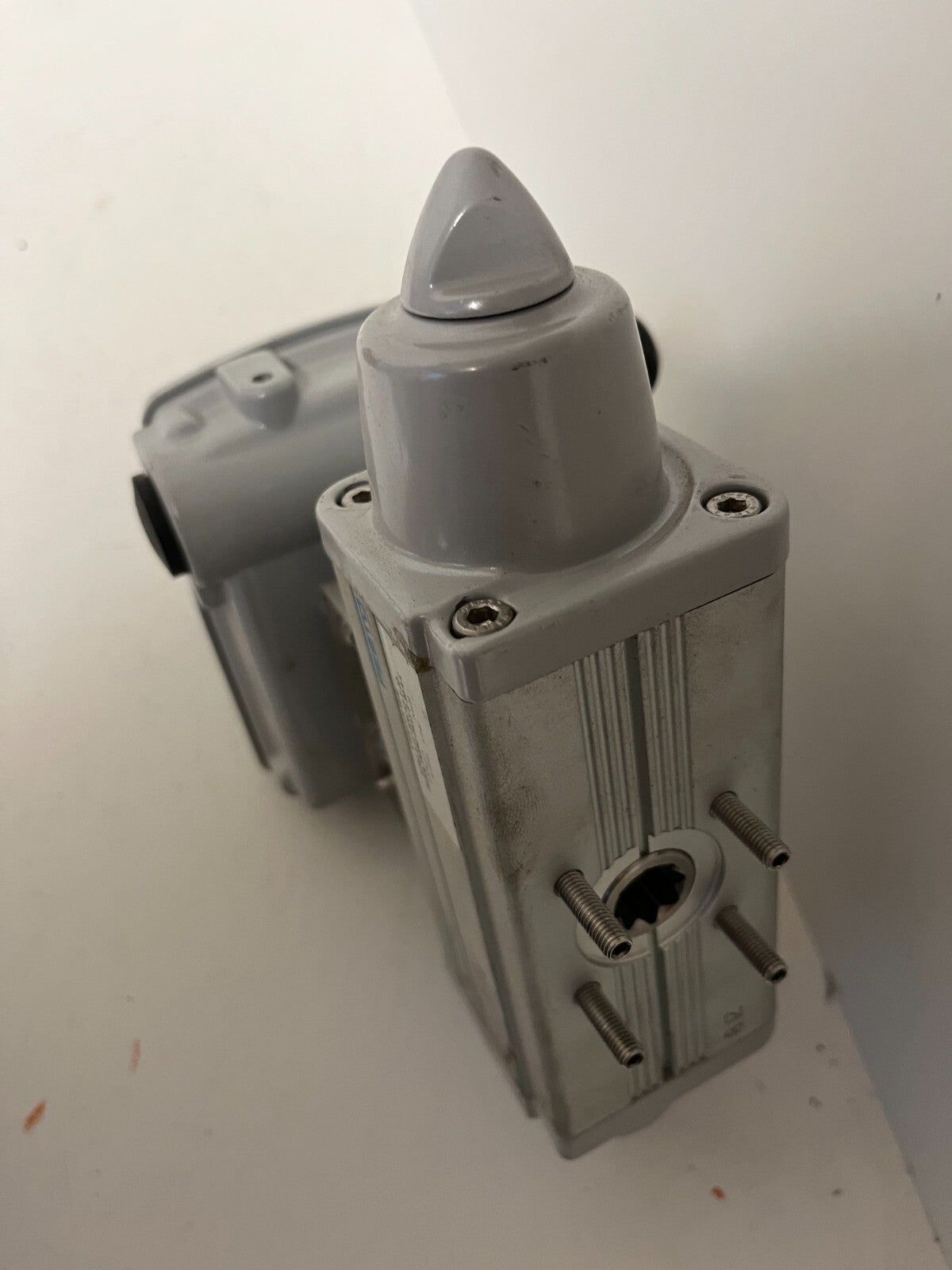 Festo VZBA-1/2"VW-63-T-22-F0304-V4V4T-PS15-R-90-4-C + SRBC-CA3-YR90-MWA-1W