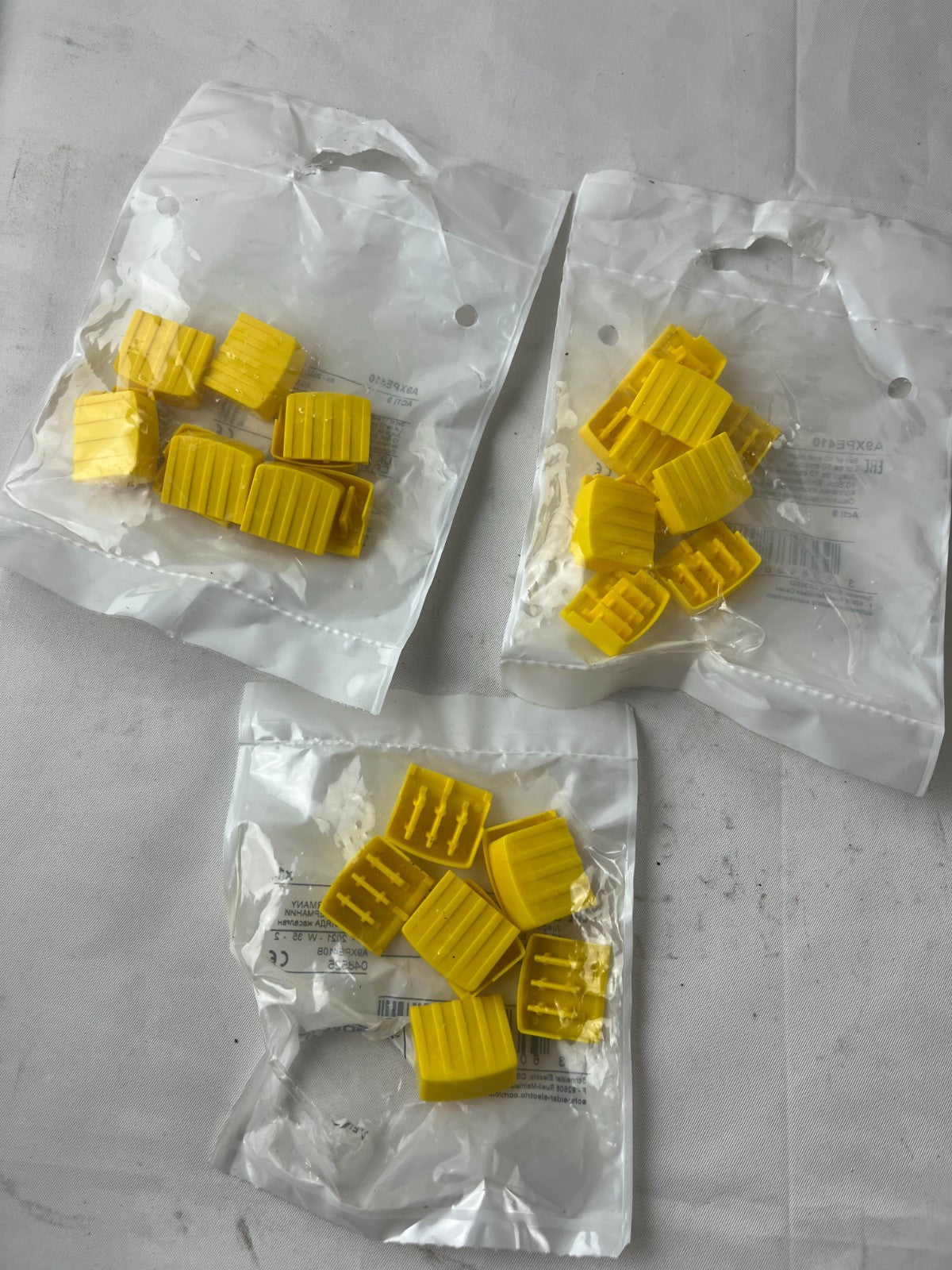 Schneider Electric A9XPE410 Acti 9 End Caps Lot of 25 New Unused Spare Part