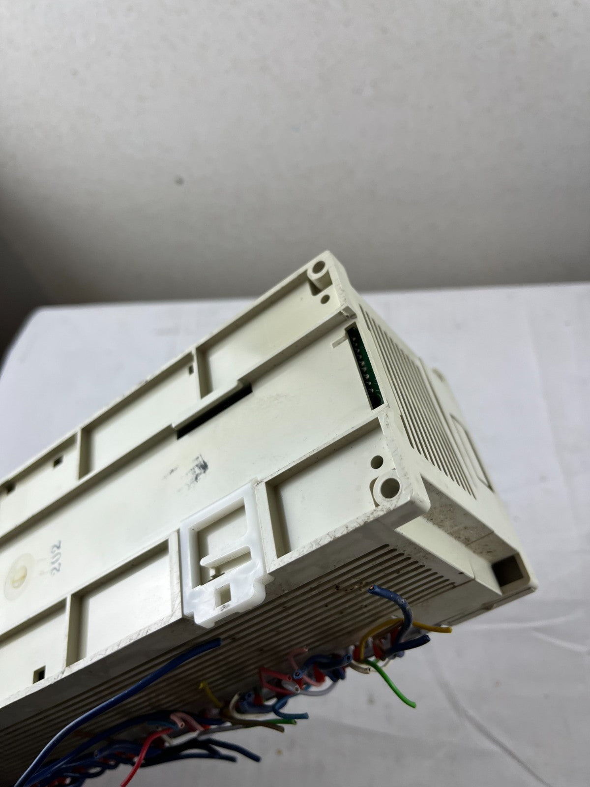 Mitsubishi MELSEC FX2N-80MT-ESS/UL PLC 80 I/O Transistor Unit 100–240VAC Used
