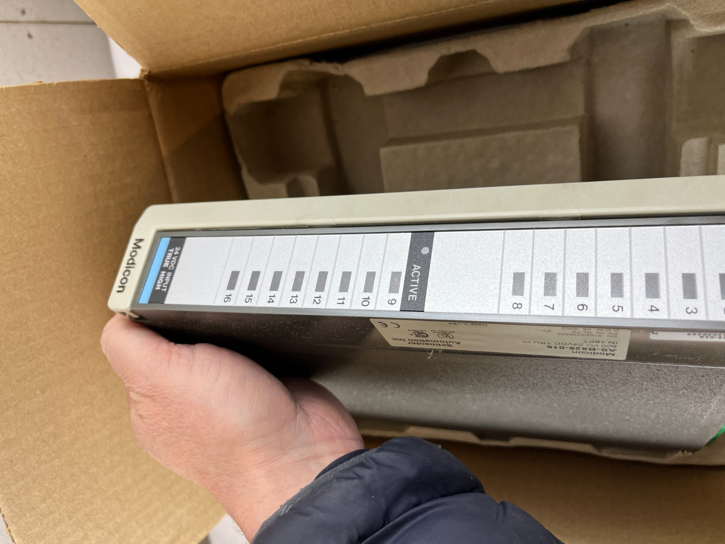 Modicon AS-B825-016 800 I/O 24VDC TRU HI IN 16PT Input Module New Open Box