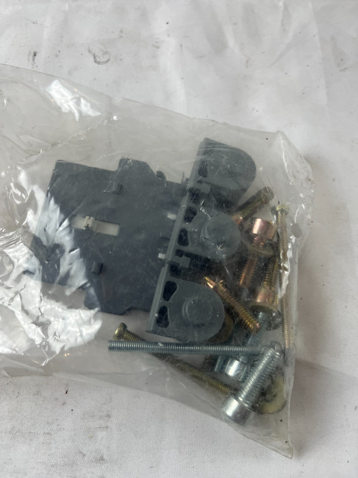 CAL18-11 Auxiliary Contact Block A600 Q300 IEC 60947-5-1 New NOS