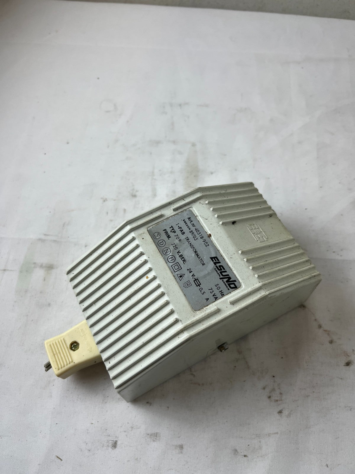 Elsund 40318-902 Typ 709 75VA 220V to 24V 0.5A Control Transformer Used Spare