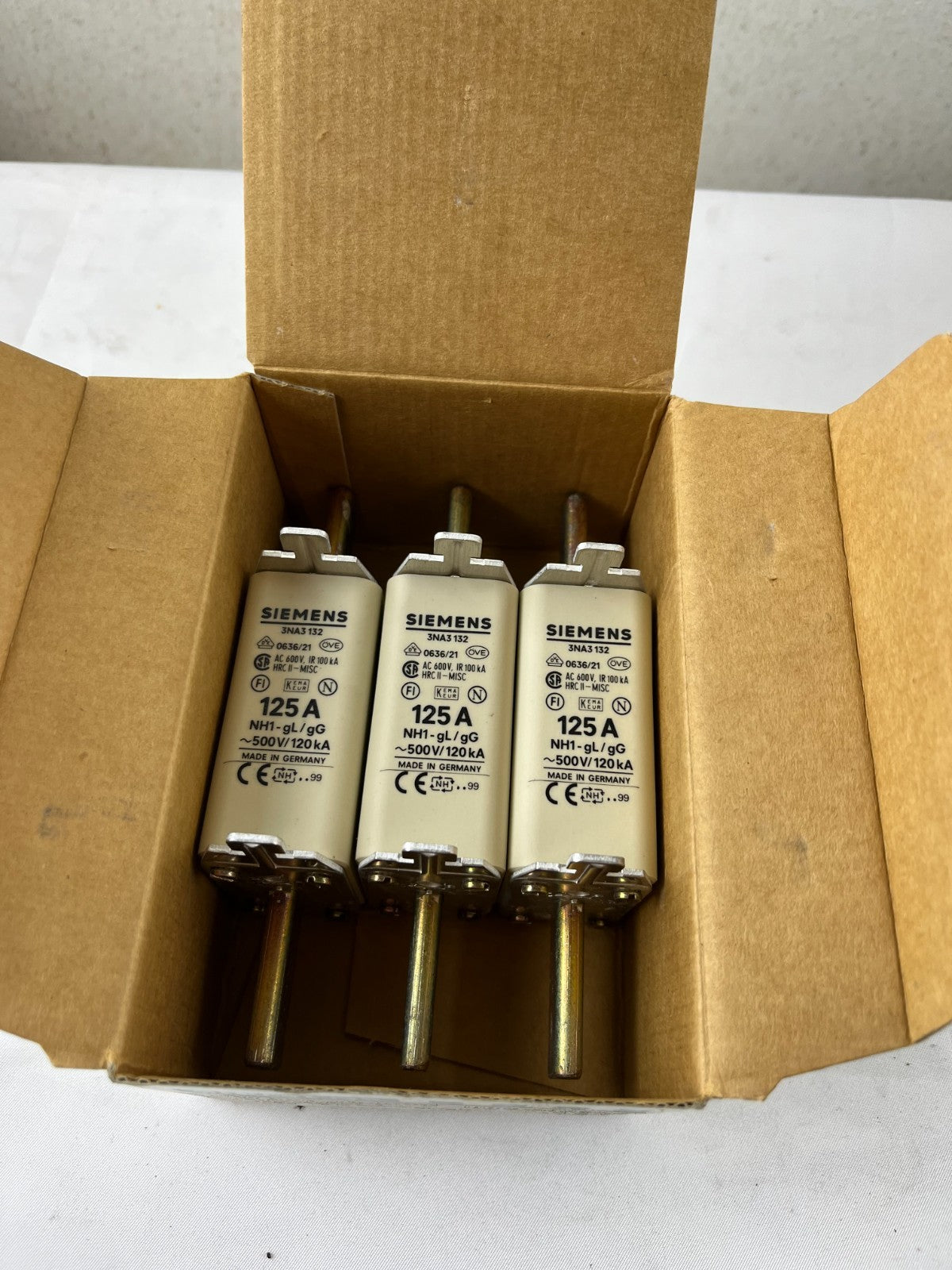 Siemens 3NA3 132 NH1 Fuse 125A 500V gL/gG LV HRC 3NA3132 – Box of 3x New