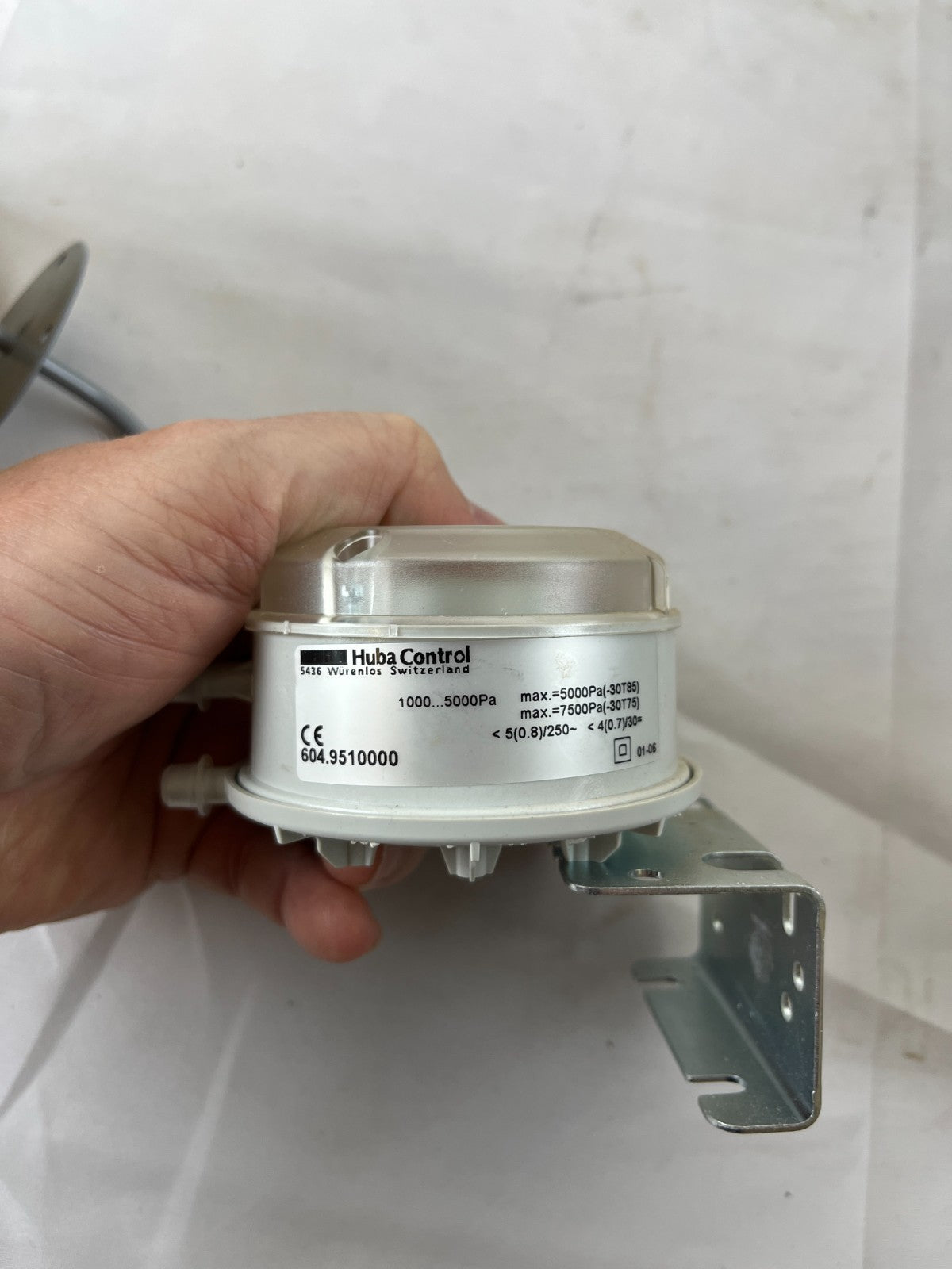 Huba Control 604.9510000 Differential Pressure Switch 1000-5000Pa New Spare