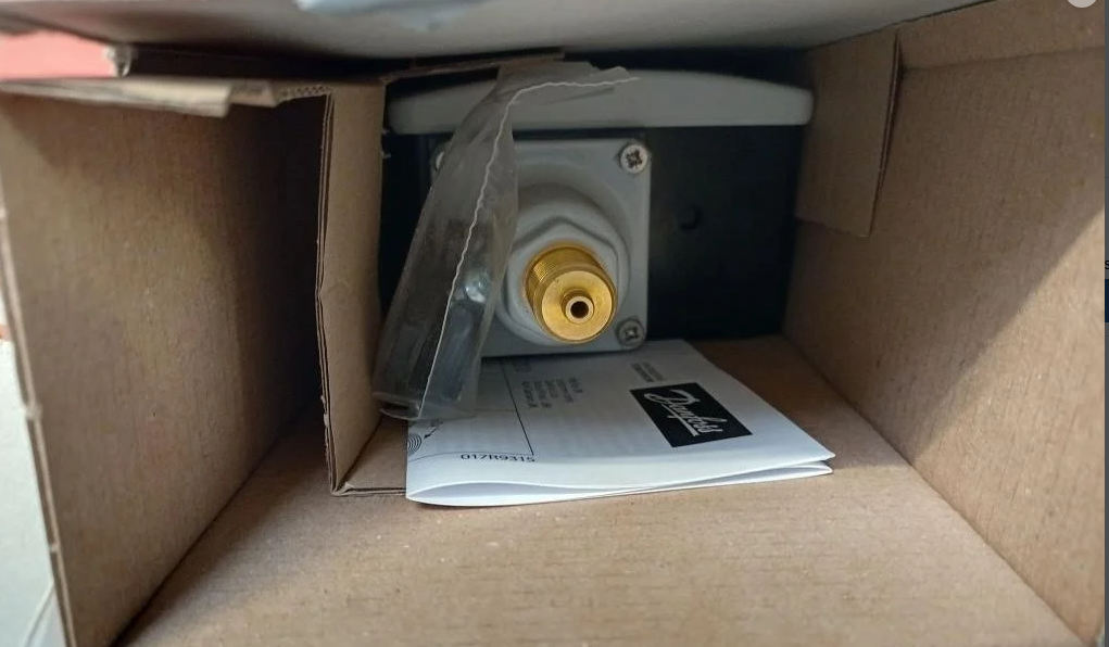 Danfoss 017-520366 RT116 Pressure Switch IP66 Industrial & Marine Use Brand New