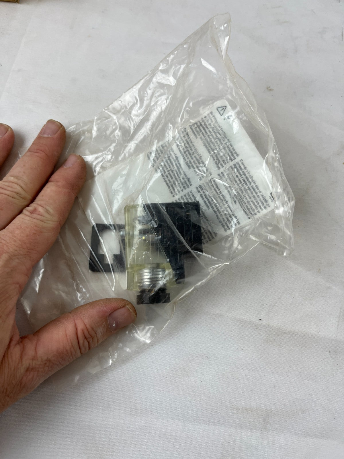 Murr Elektronik 7000-29801-0000000 Valve Connector Form B 24V LED Z-Diode New