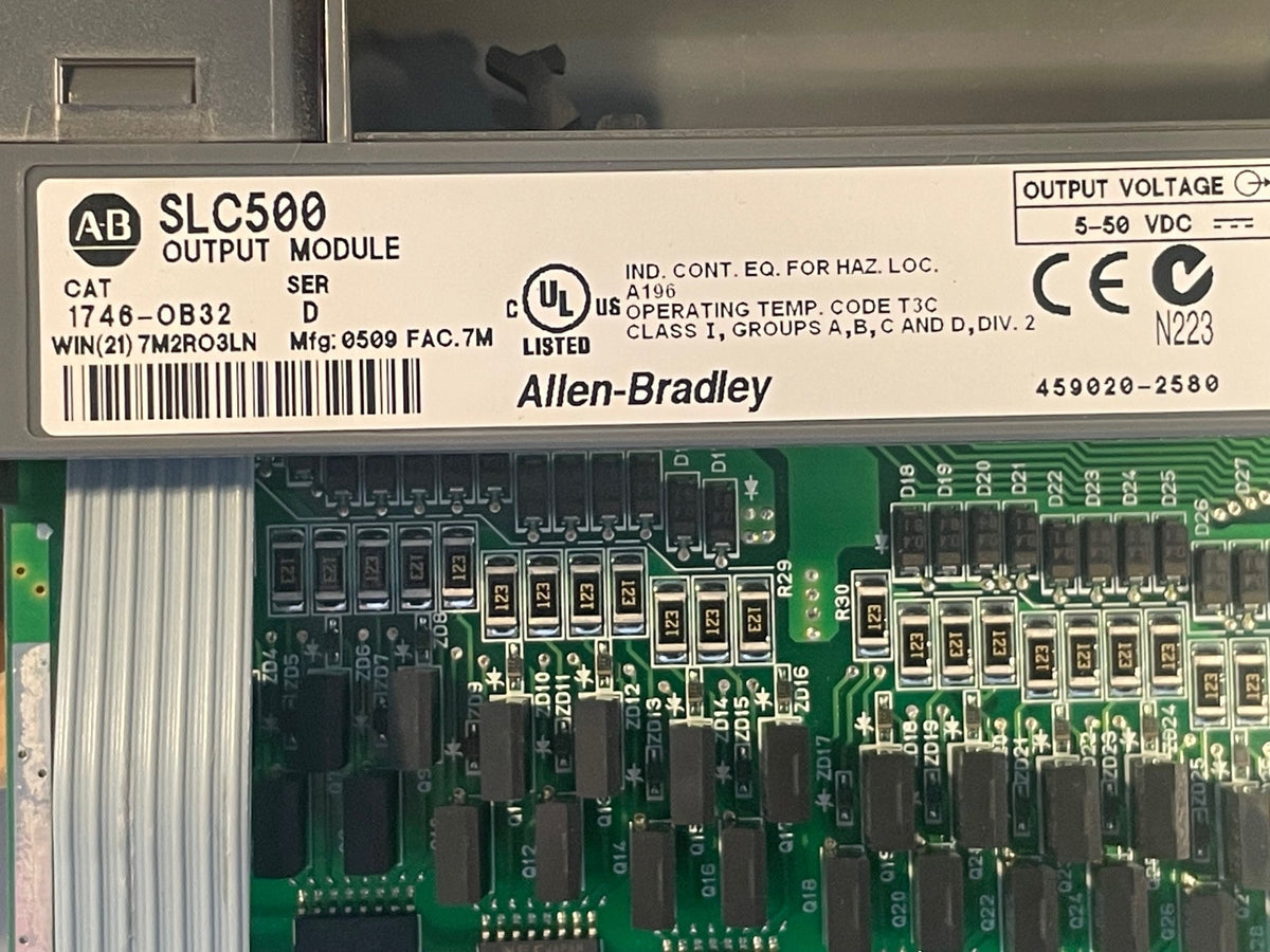 Allen-Bradley 1746-OB32E SLC 500 32-point digital output module new