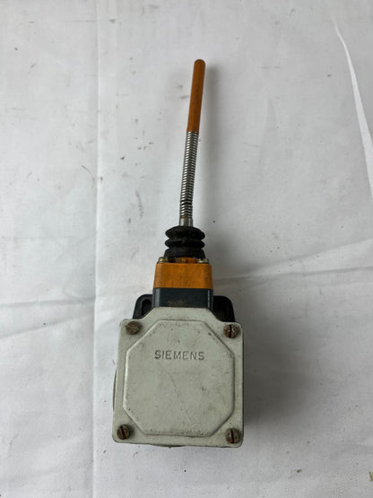 Siemens 3SE3 100-1FC Limit Switch Flexible Rod IP67 Used Spare Parts