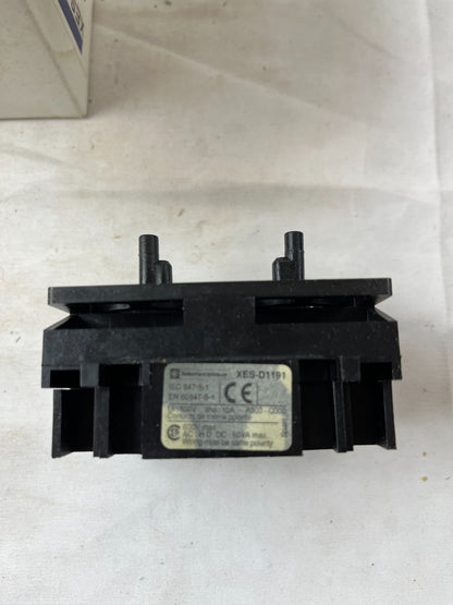 Telemecanique XES D1191 Limit Switch Contact Block 500V New in Box Spare