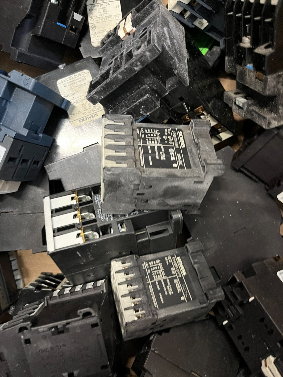 Siemens 3TH / 3TF Contactor Relay Huge Lot Mixed 24V DC AC Used Bundle Spares