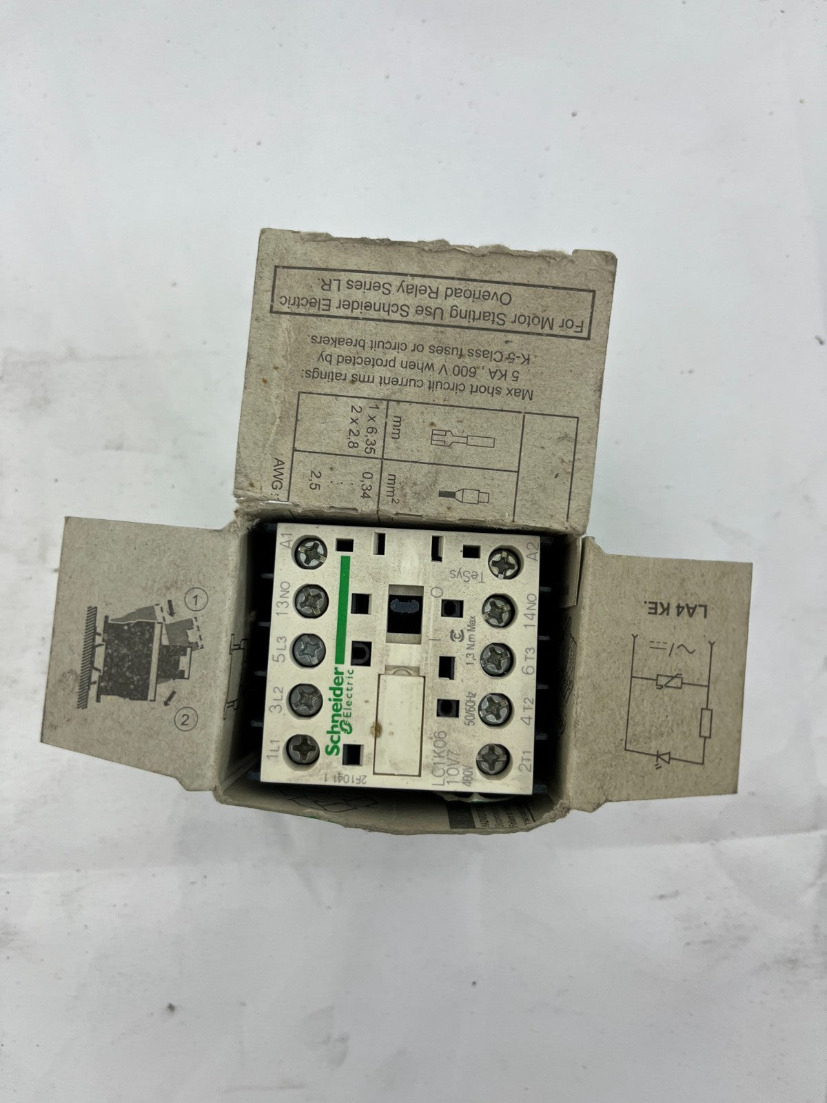 Schneider Electric LC1K0610V7 TeSys K Contactor 3P, 6A, 400V Coil, New in Box