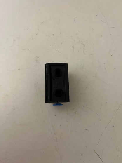 Festo SDE5-V1-O-Q6E-P-M8 Pressure Sensor 527461 New 0–1 bar 15–30VDC PNP M8