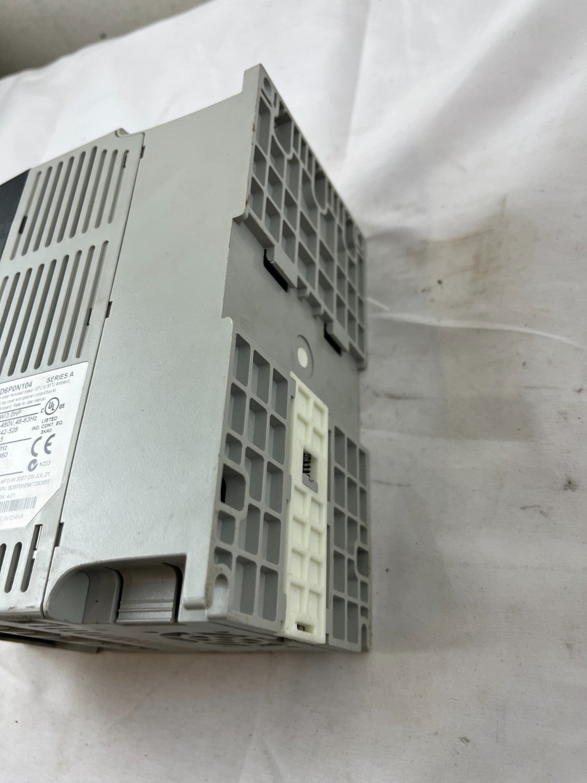 Allen-Bradley 22B-D6P0N104 PowerFlex 40 AC Drive 2.2kW 3HP 480V VFD Used Spare
