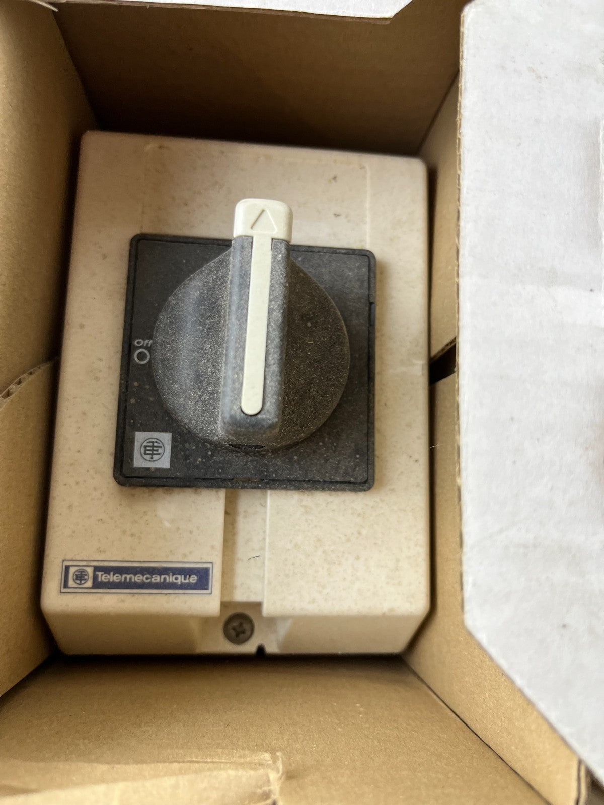 Telemecanique VBF01GE Main Switch 16A IP65 Enclosure TeSys New Unit