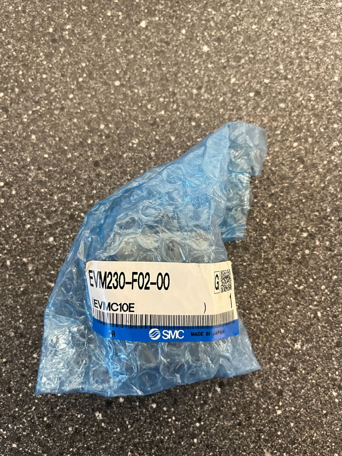 New SMC EVM230-F02-00 Valve Manifold Pneumatic Component, Made in Japan