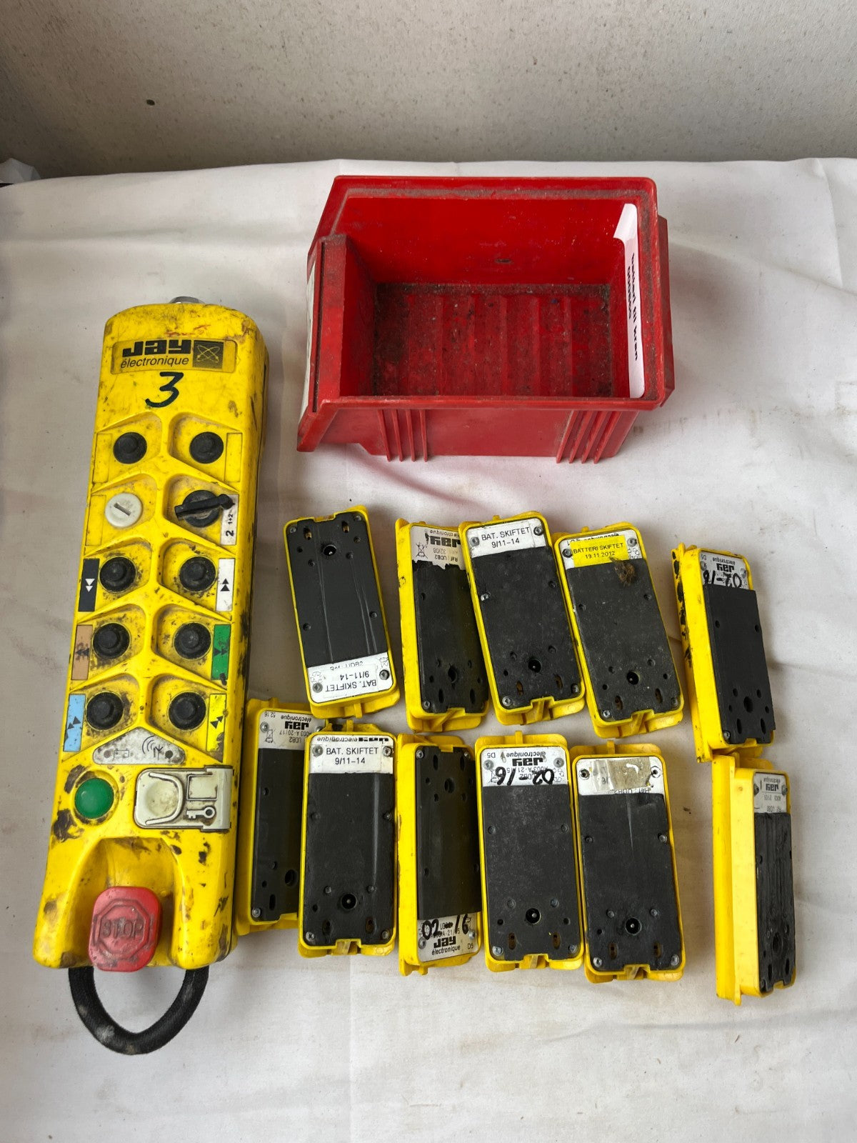 JAY Electronique UDB2 Batteries & Crane Remote Control Parts Repair Lot AS IS