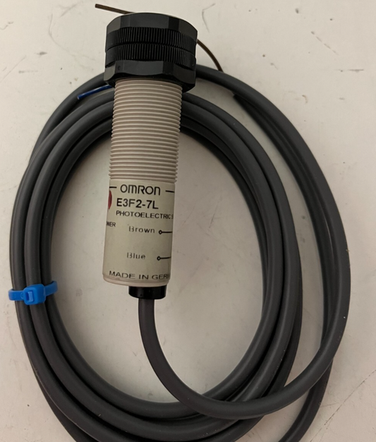 Omron E3F2-7L 2M Photoelectric Switch 10-30VDC New  - Spare Parts
