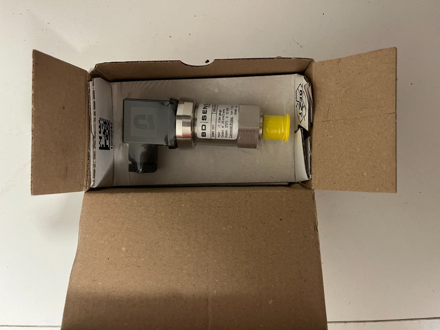 BD Sensors DMK 331 Pressure Transmitter 1...0 Bar 4-20mA 8-32VDC New Open Box