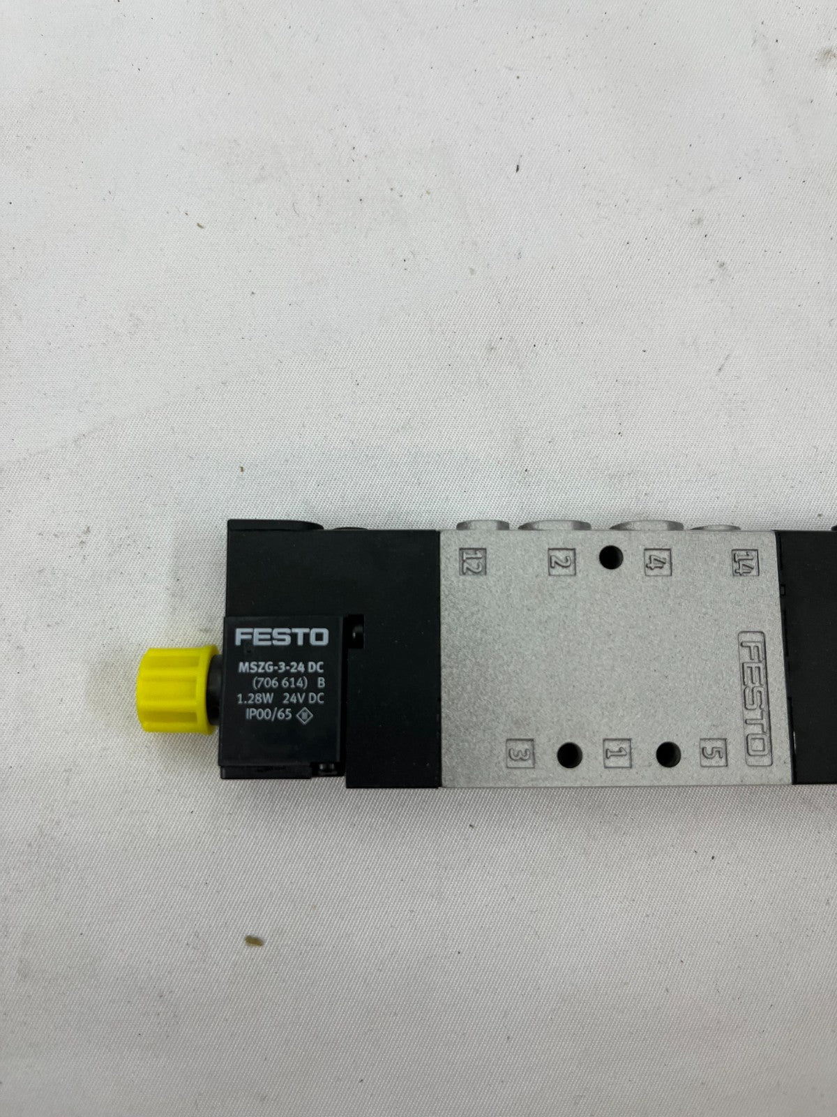 Festo CPE10-M1CH-5J-M7 550225 Solenoid Valve 5/2 Bistable M7 24V DC 350L/min New