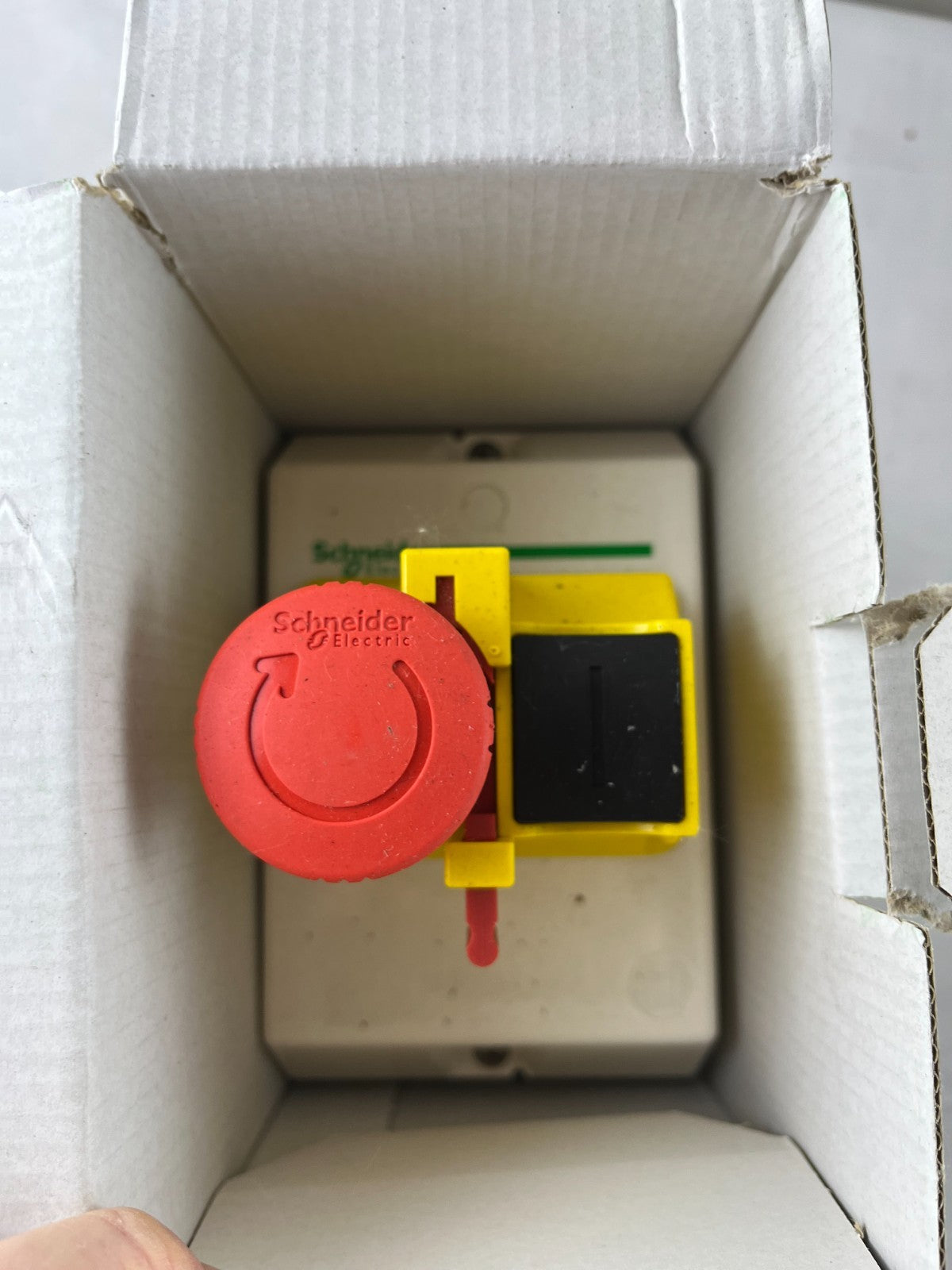 Schneider GV2 MCK04 NEW Emergency Stop Enclosure IP55 TeSys GV2ME Motor Control