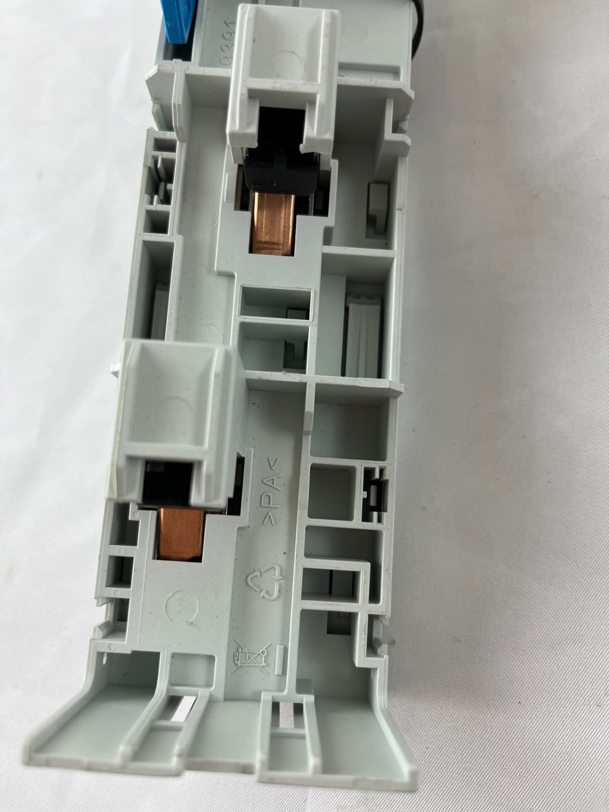 Wöhner 32 441 EQUES EasyConnector Busbar Adapter 32A 690V 60Classic New