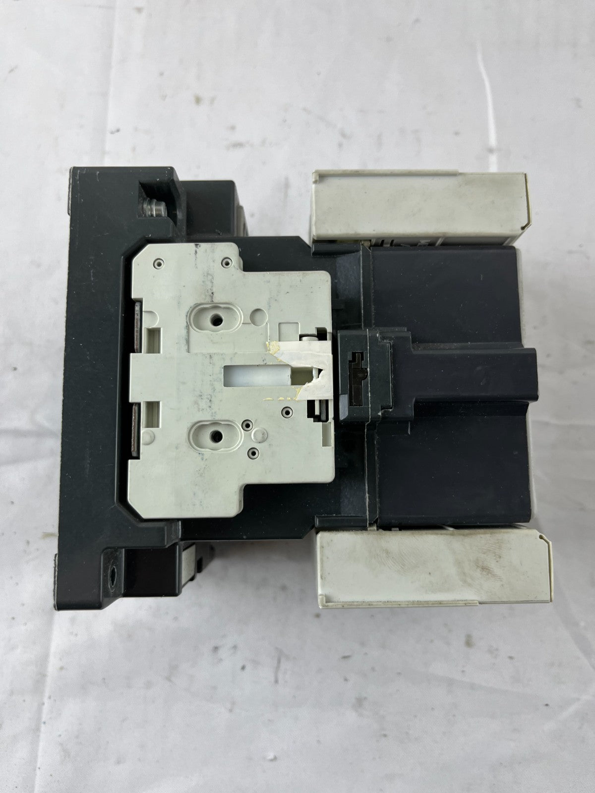 Siemens 3TF46 22-0AP0 World Series Power Contactor 3-Pole 45A 600V 110/120V Coil