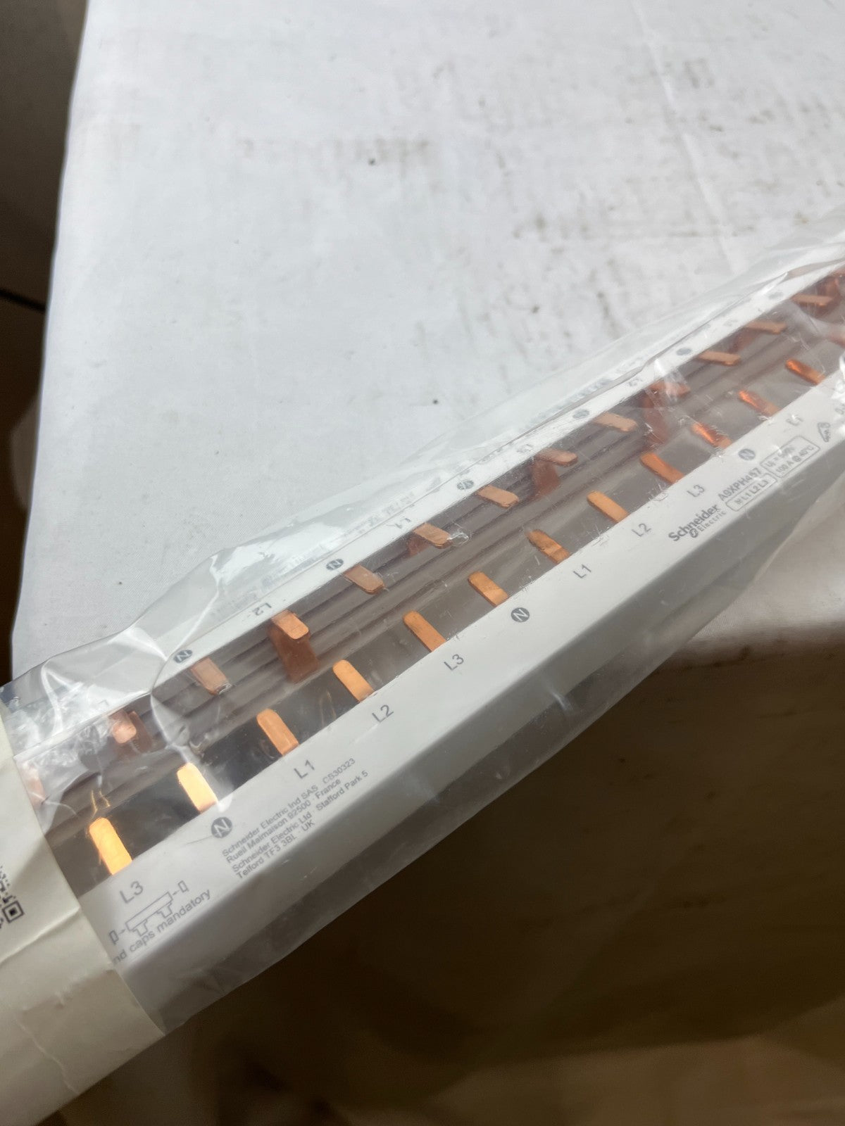 Schneider Acti9 A9XPH457 3L+N 100A 415V 57‑Module Comb Busbar Lot of 2x New