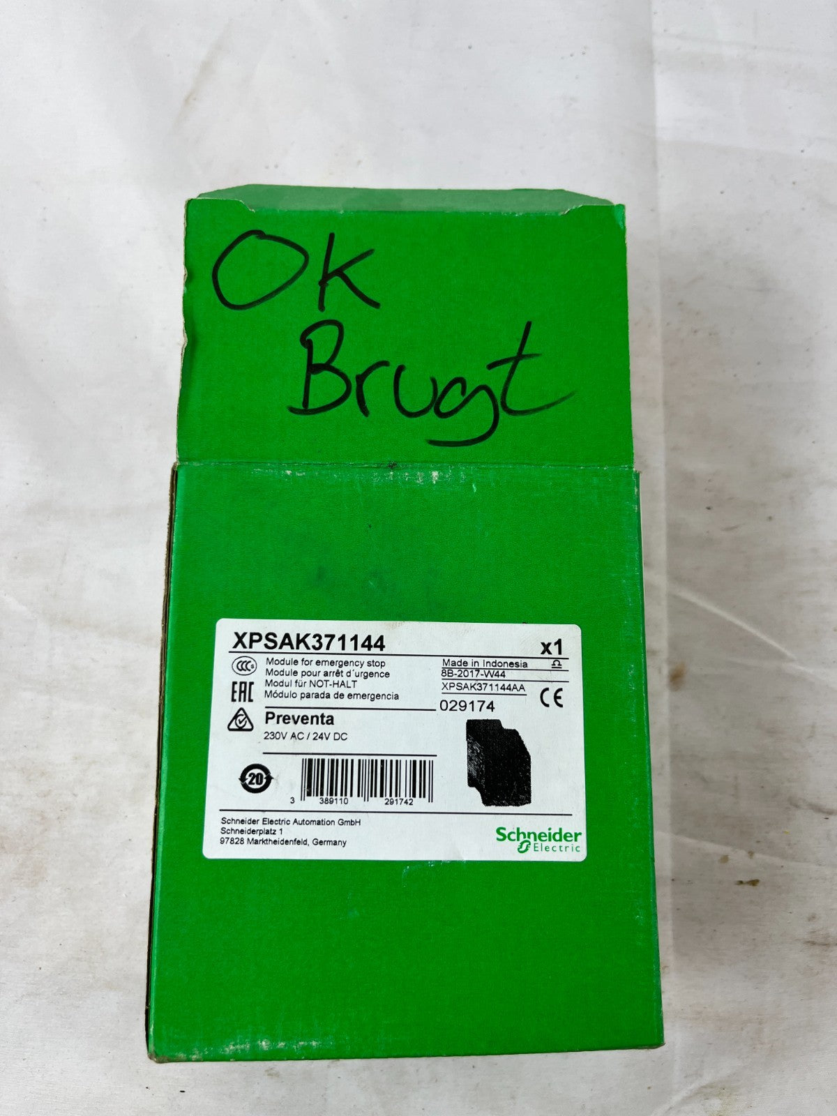 Schneider Electric XPSAK371144 Preventa Safety Relay Module XPS-AK 230VAC 24VDC