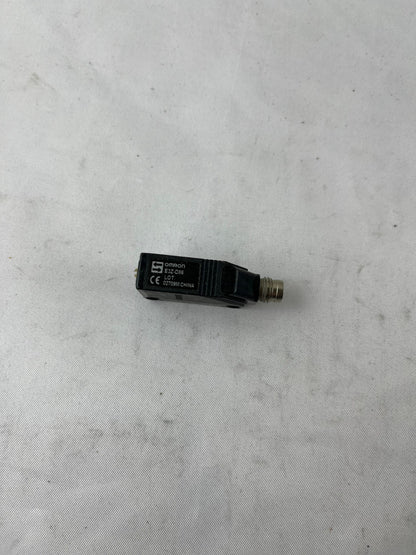 Omron E3Z-D86 Photoelectric Sensor 10-30VDC M8 Used Spare Unit