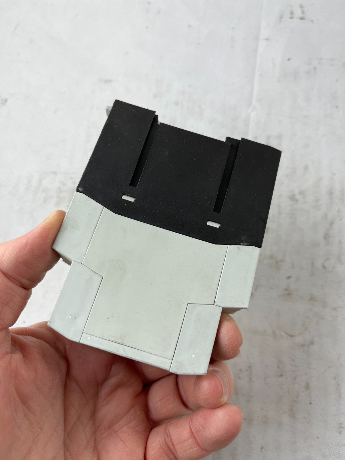Eaton ETR4-69-A Timer Relay 24-240VAC/DC 0.05s-100h Multi Function Used Spare
