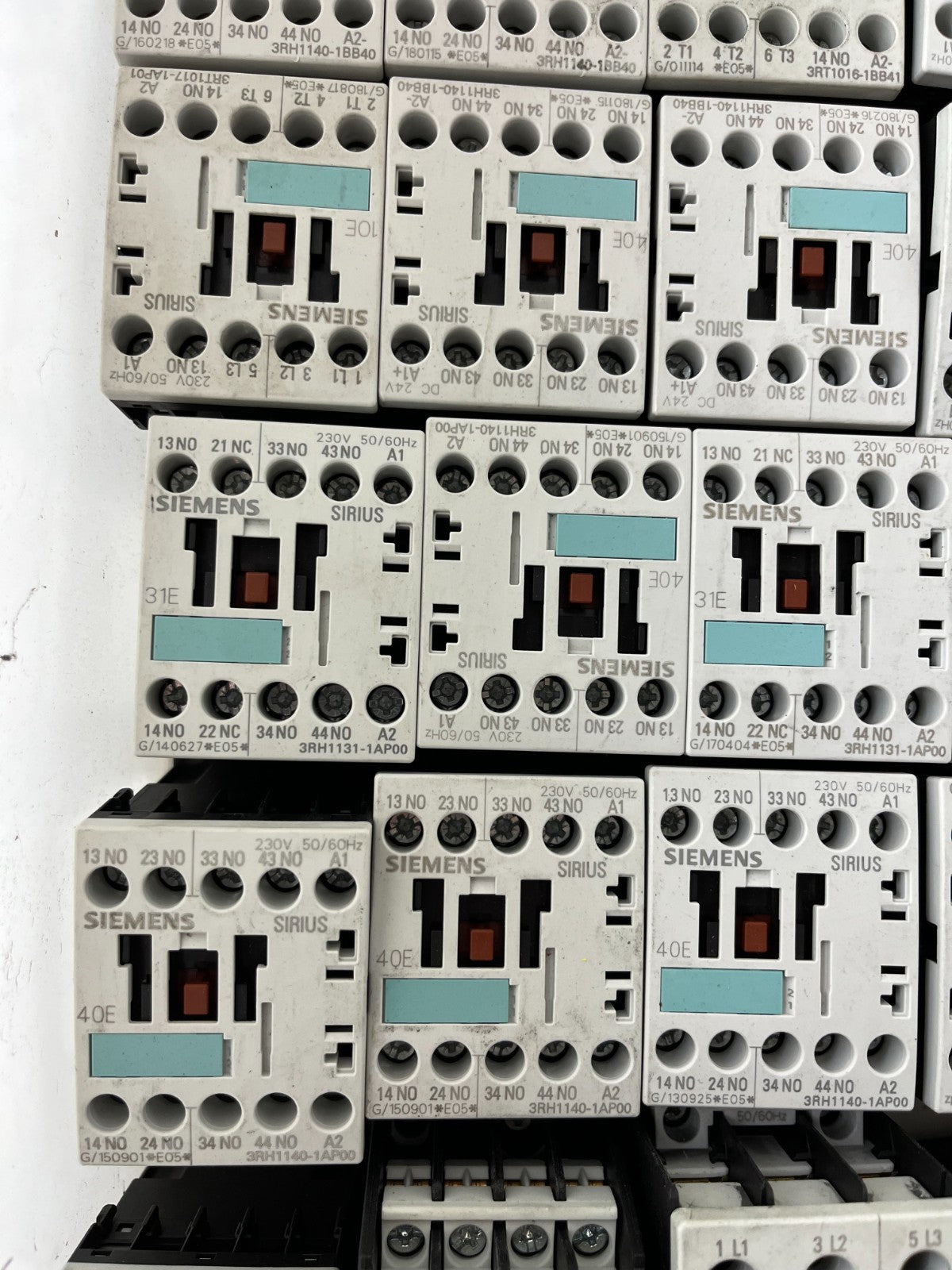 Siemens SIRIUS Contactor Relay Lot 35pcs 3RH1140 3RH1131 Mixed 24V/230V Used