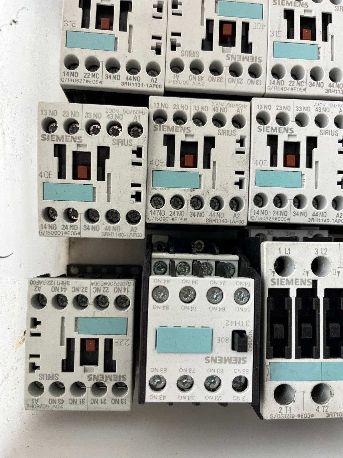 Siemens SIRIUS Contactor Relay Lot 35pcs 3RH1140 3RH1131 Mixed 24V/230V Used