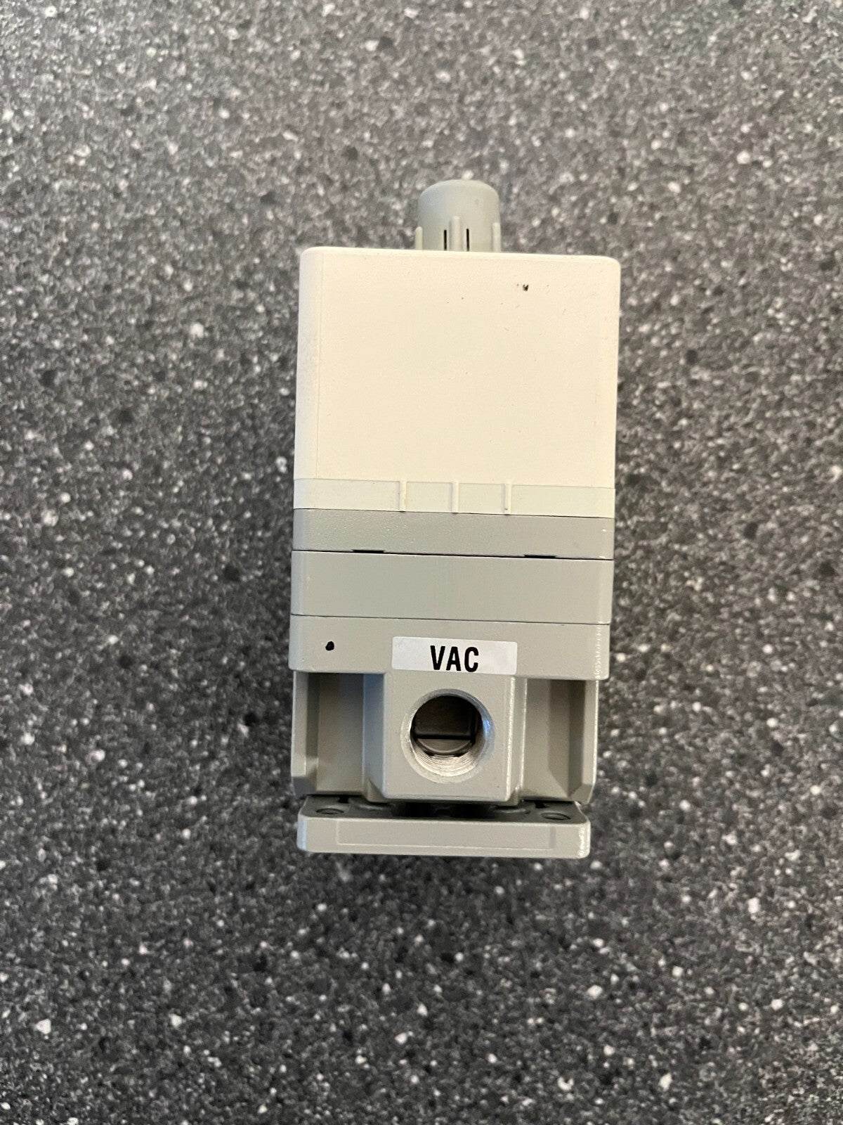 SMC ITV2090-04F2B5S Electro-Pneumatic Regulator 4-20mA Input, 0.2-3.3-33kPa