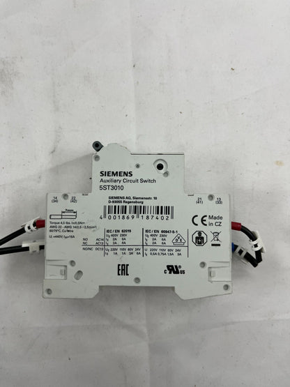 Siemens 5SY4104-7 MCB C4 230/400V + 5ST3010 Auxiliary Switch, 4A 1-Pole, Used