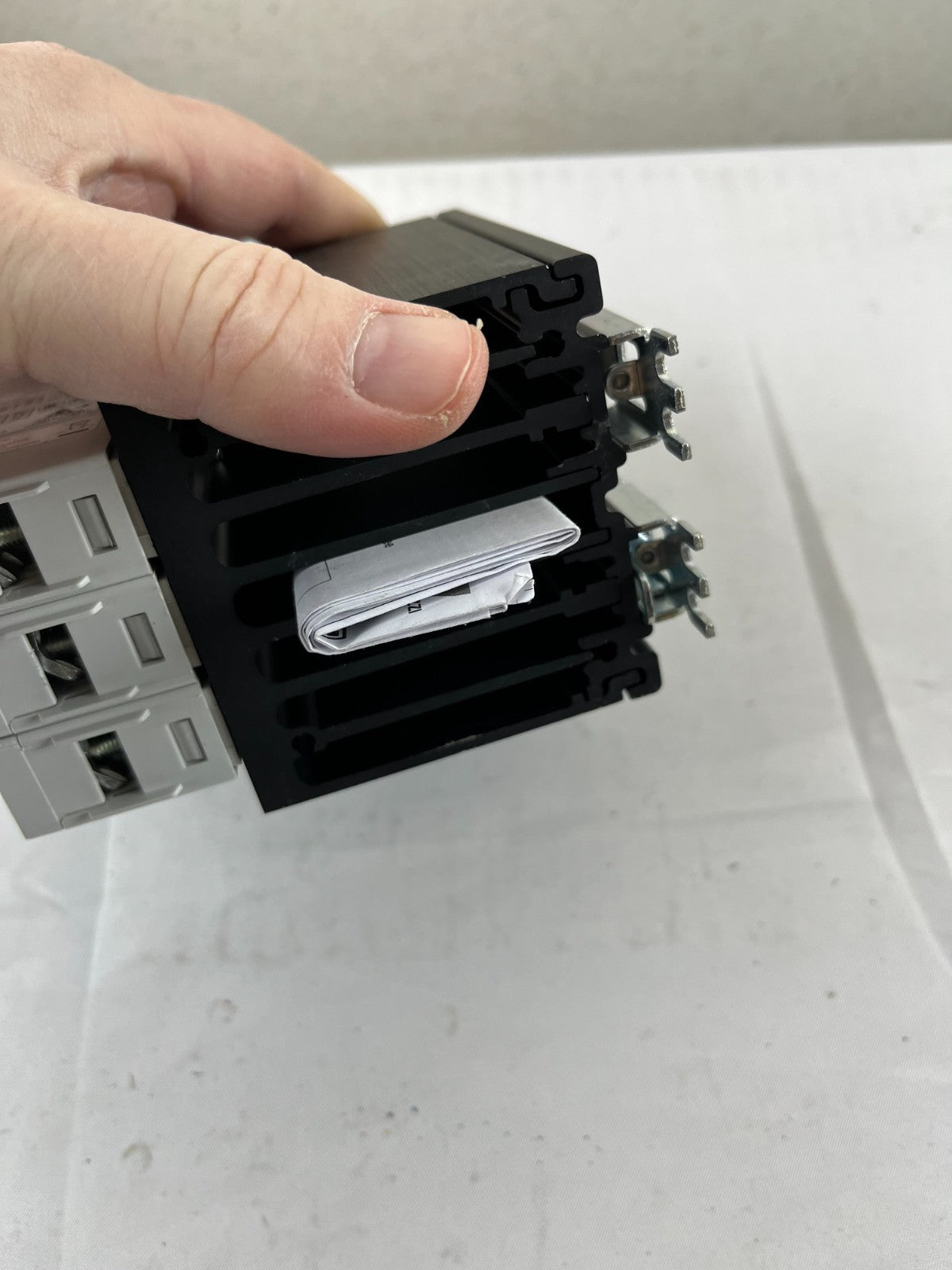 Carlo Gavazzi RGC3A60A25KKE 3-Phase Solid State Contactor 25A 42–660Vac Used