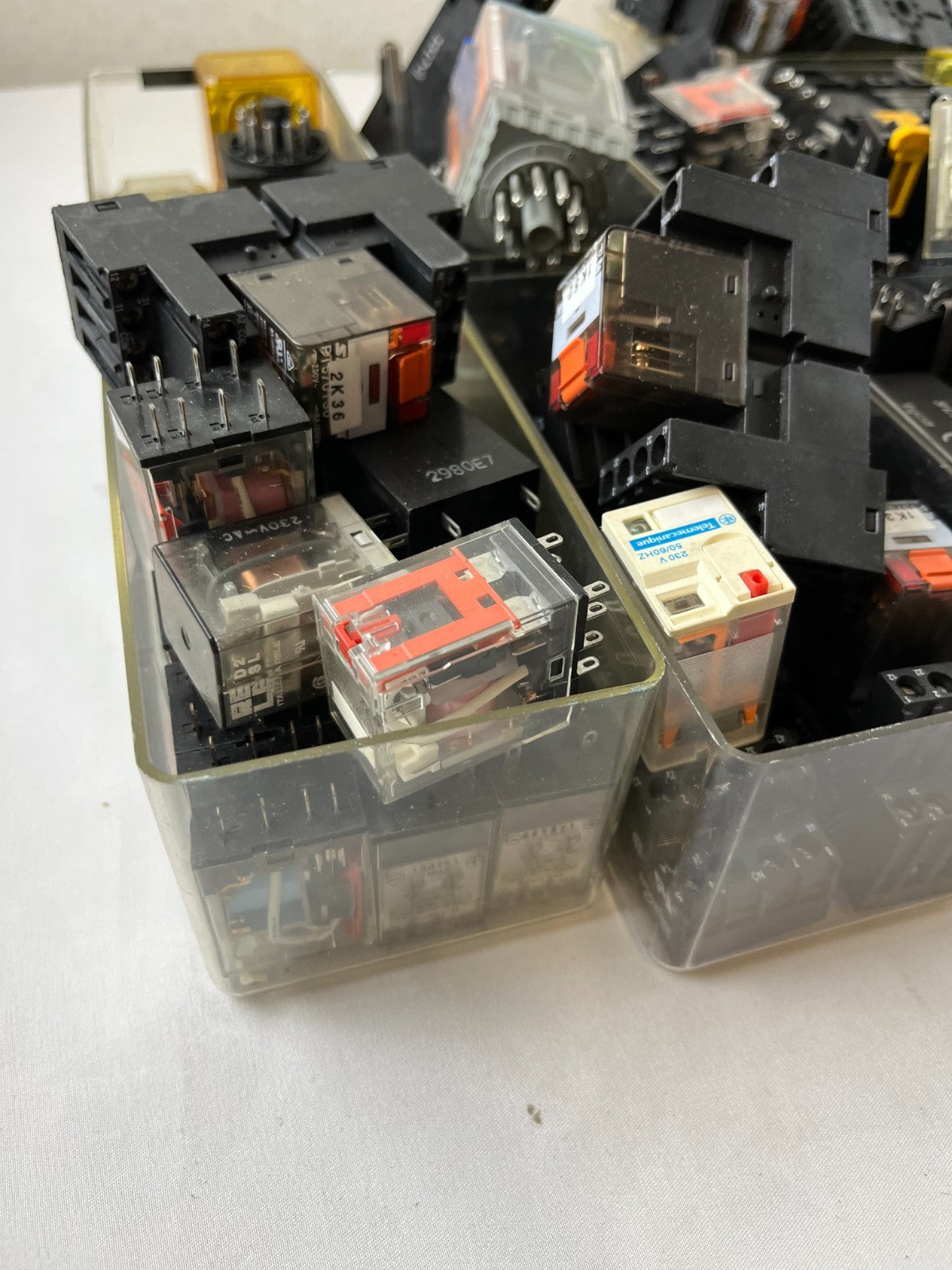 Mixed Industrial Relay Huge Lot Finder Schrack Omron Plug-In Relays Sockets Used