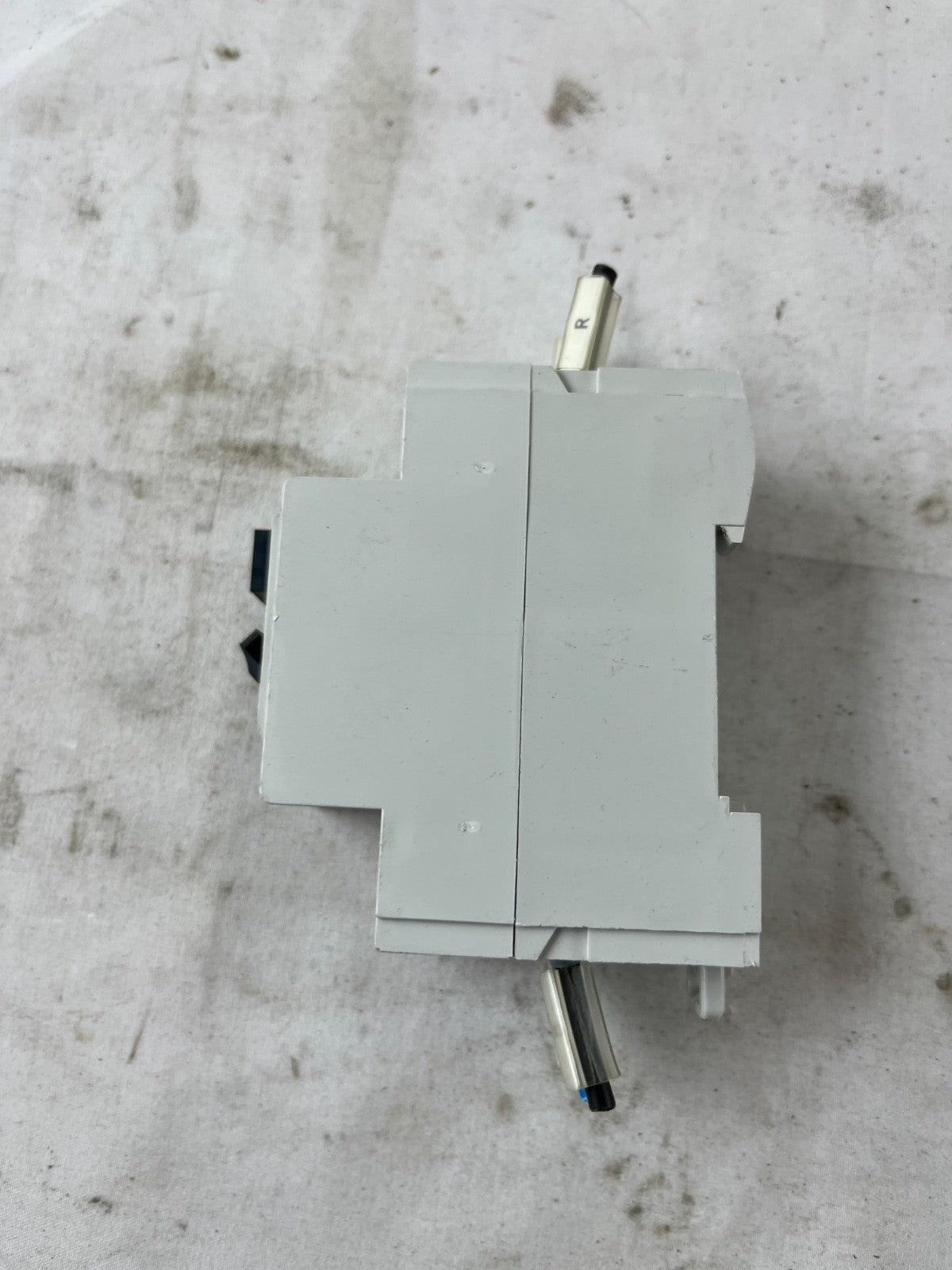 Schneider Electric 40A RCD 2P 230V 300mA IEC61008-1 Used Spare Unit