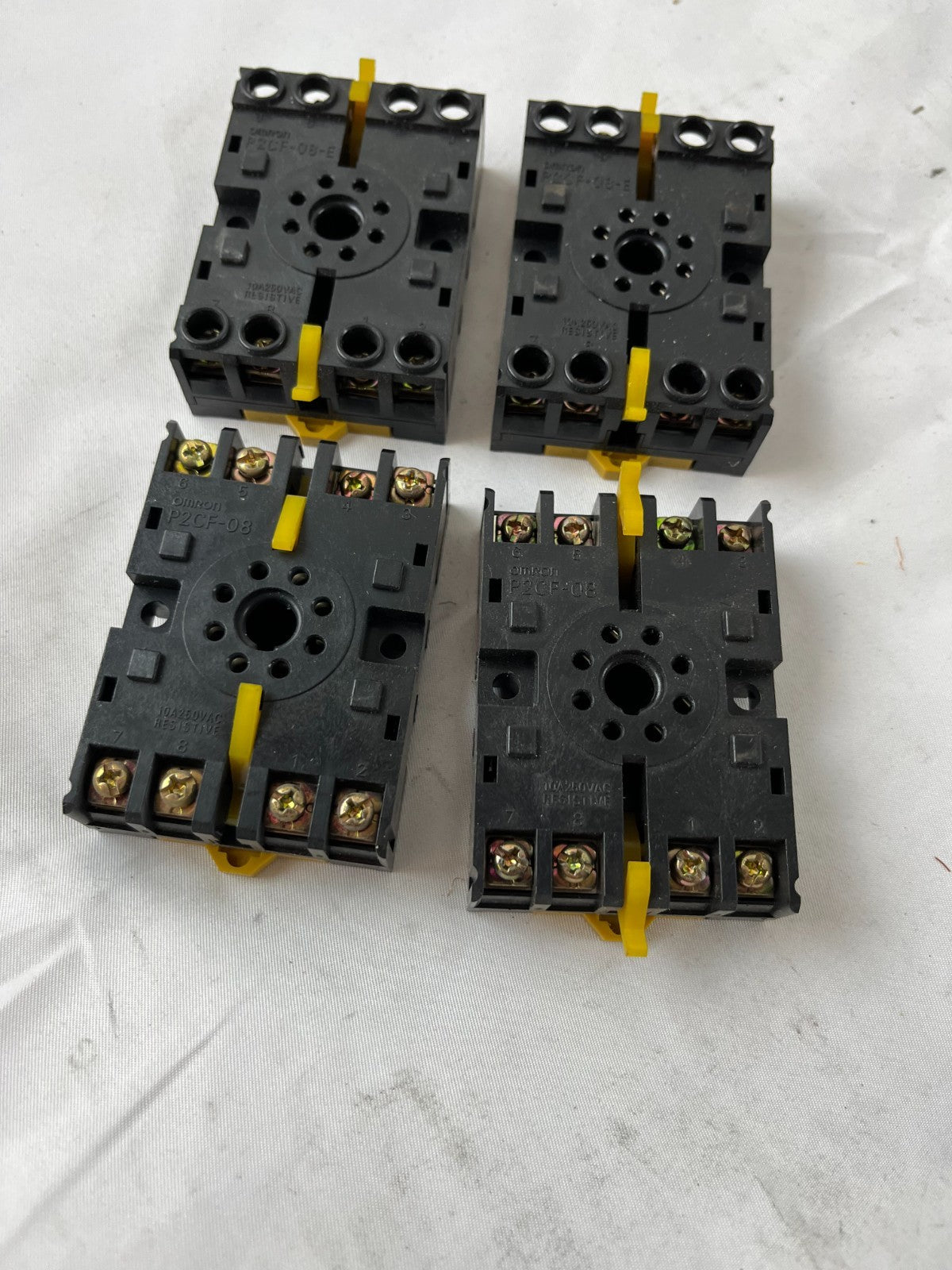 Omron P2CF-08-E Relay Socket 8-Pin DIN Rail Screw Terminal Lot 4pcs Spare Units