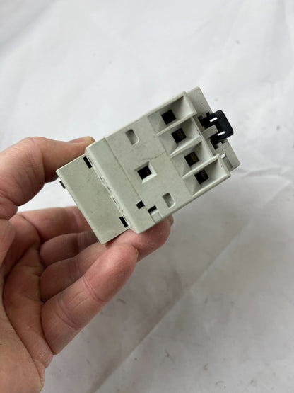 ABB ESB 24-40 Contactor 24A 230-240V AC/DC Coil 4P DIN Used Spare Unit