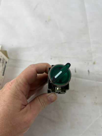 Telemecanique ZB2BW0941 Illuminated Pushbutton Green 1NO New NOS Spare Unit