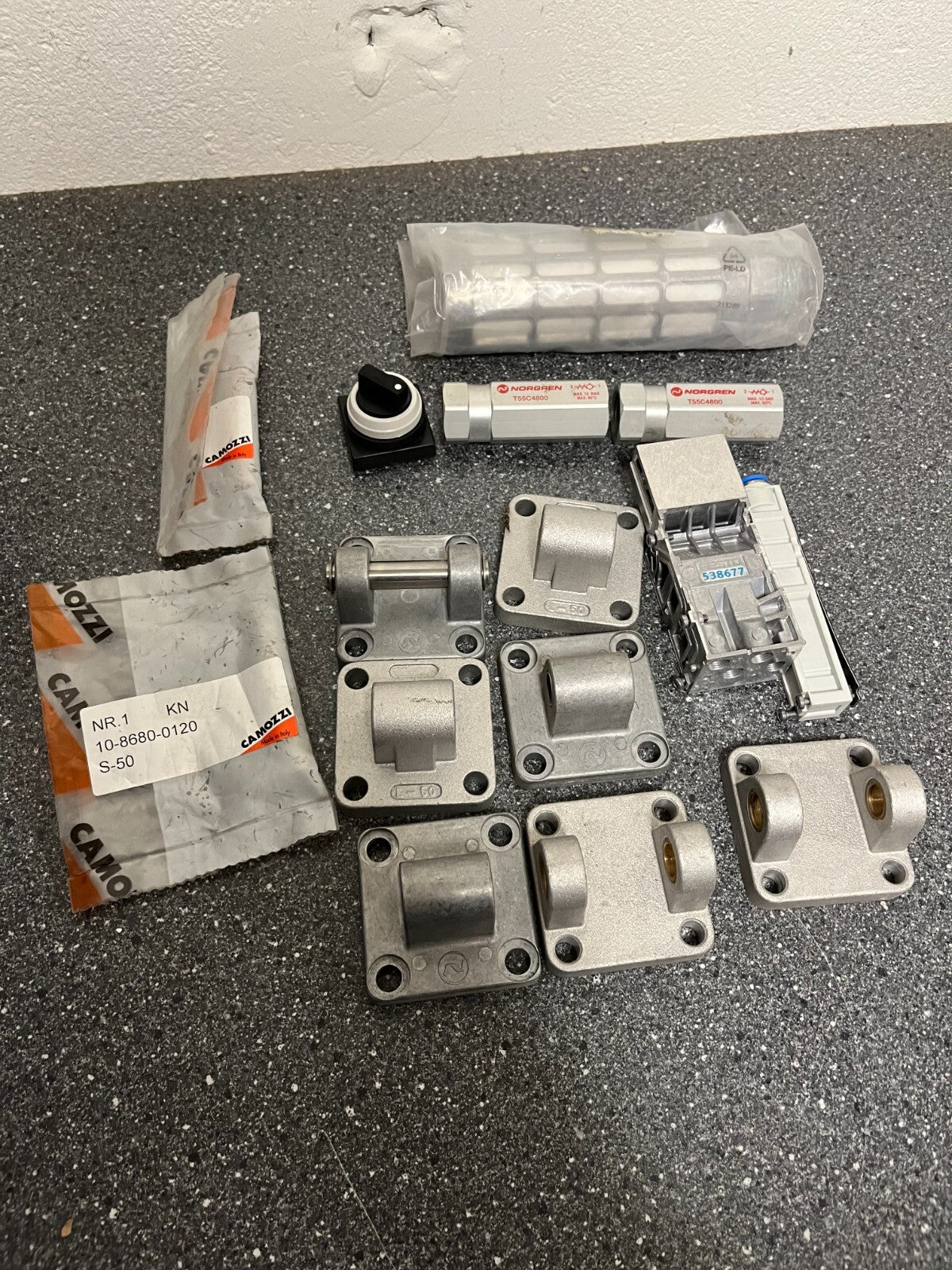 Industrial Pneumatic Components Lot – Norgren, Camozzi, Festo, Mixed New & Used