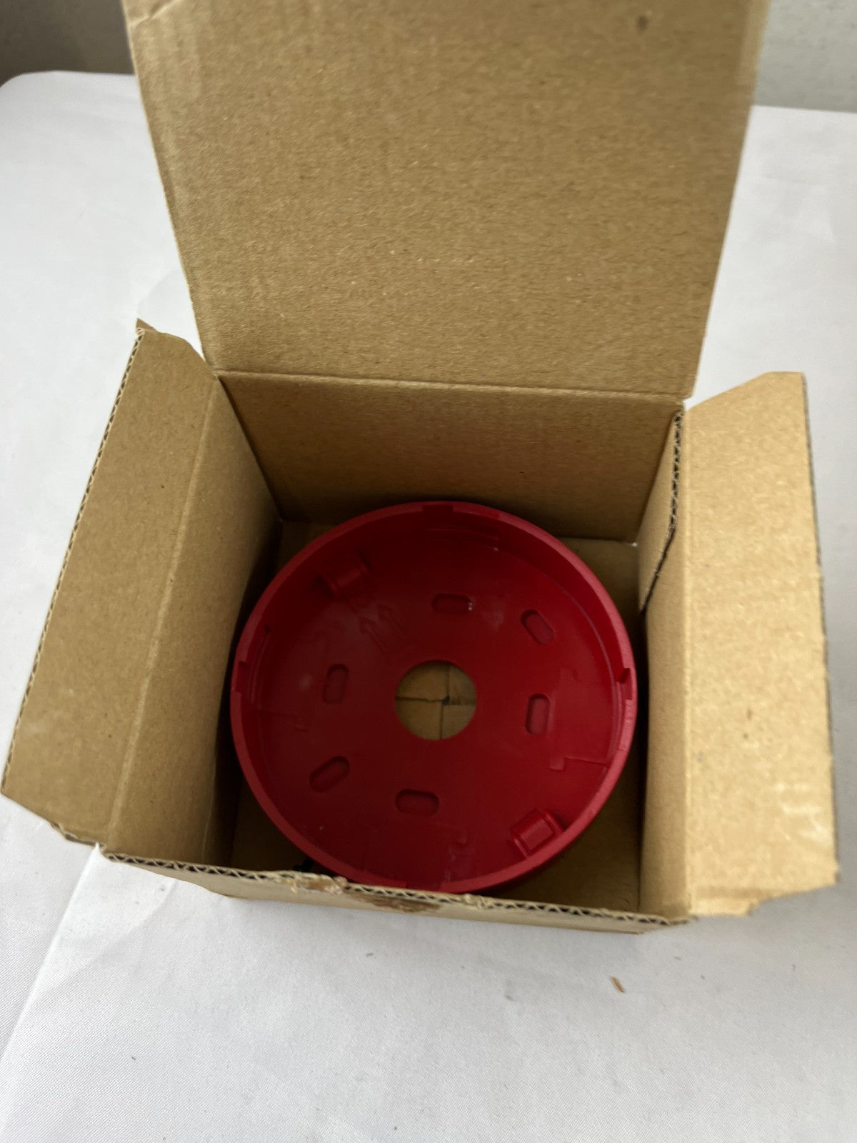 Eaton Fulleon 529‑4424 ROLP SV Red Electronic Sounder 9–28V DC 32 Tone Alarm