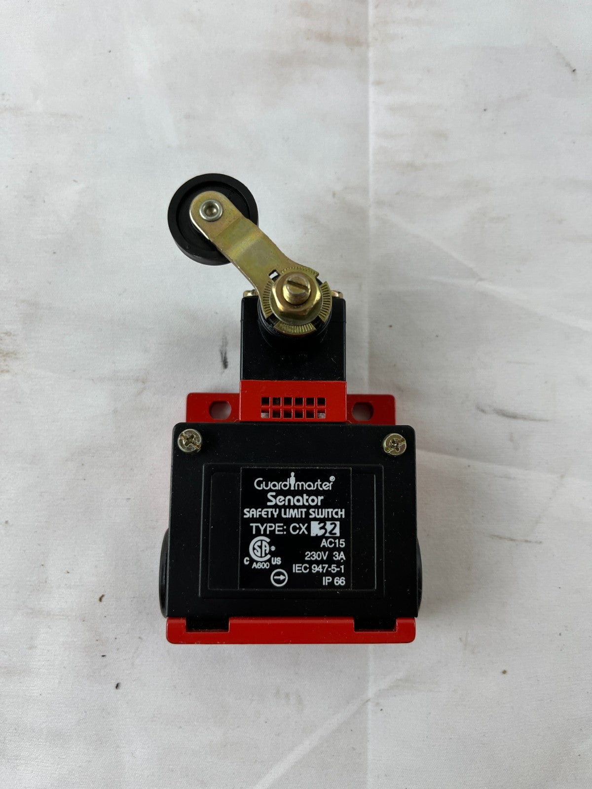 Guardmaster Senator CXB2 Safety Limit Switch Roller Lever IP66 New NOS Spare