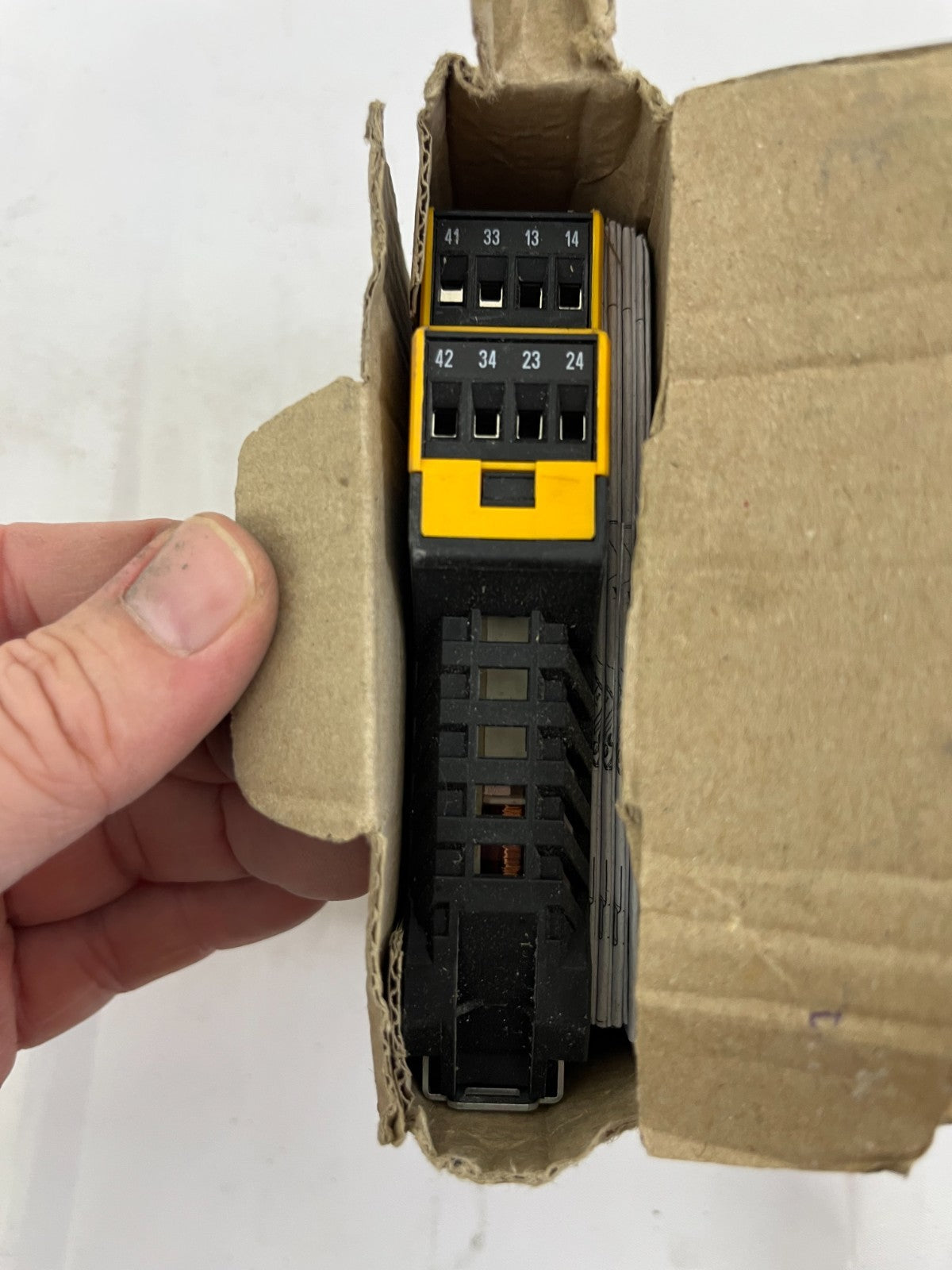 Eaton ESR5-NO-31-230VAC Safety Relay 230V AC Dual Channel, 3 Contacts, New Box