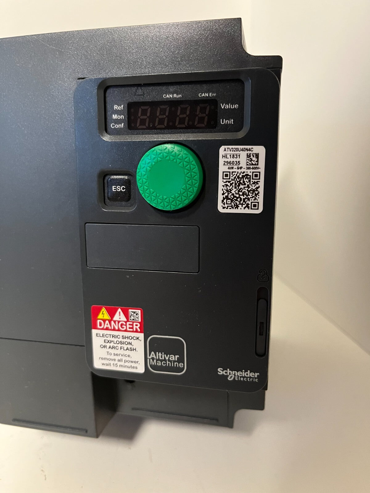 Schneider Electric Altivar 320 ATV320U40N4C VFD 4kW 5HP 380-480V Hardly Used