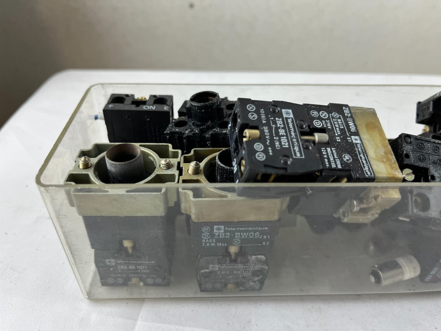 Telemecanique ZB2 Pilot Light Bodies & Contact Blocks Bundle 22 mm Parts Mixed