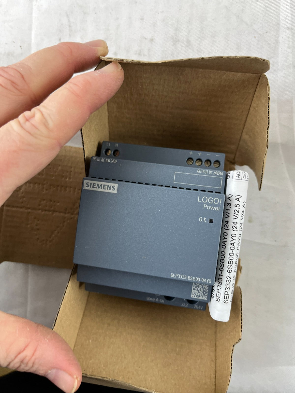 Siemens 6EP3333-6SB00-0AY0 LOGO! Power Supply 24V DC 4A New (Box Damaged)