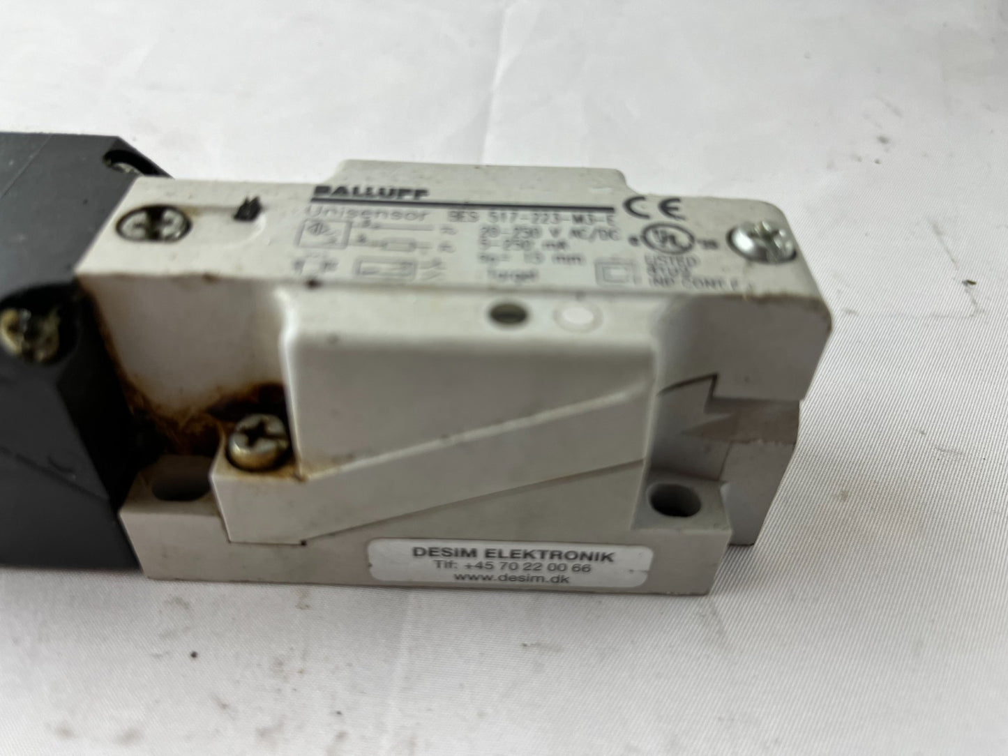 Balluff BES 517-223-M3-E Unisensor Inductive Sensor 20-250V AC/DC 15mm Used